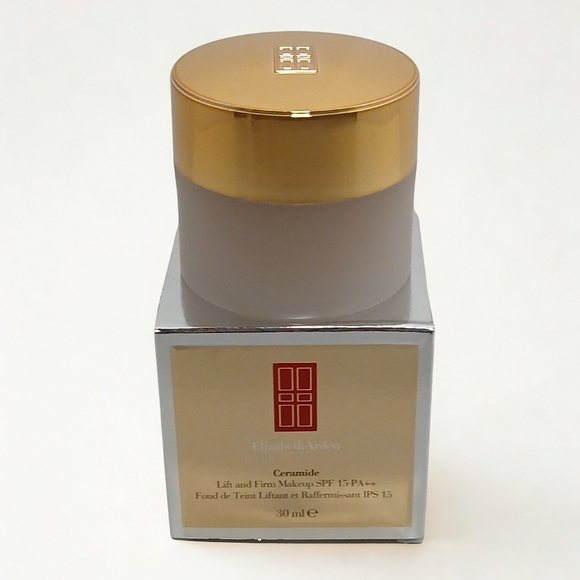 Elizabeth Arden Ceramide Lift and Firm Makeup SPF 15 | 30 ML - Picture 4 of 9